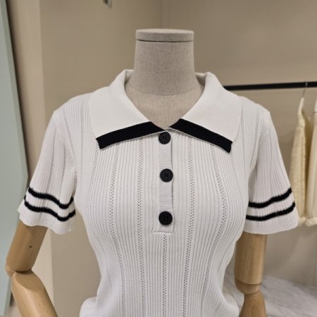 뉴바트 두줄 카라넥 니트