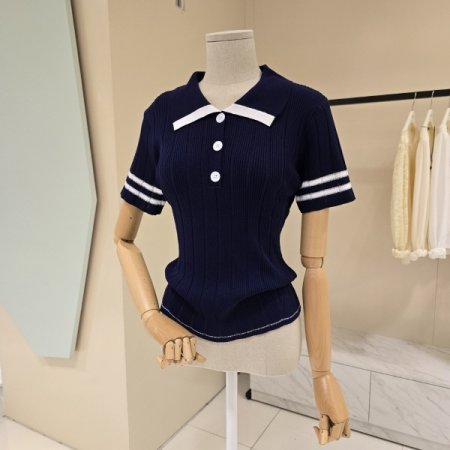 단추 포인트 카라 니트