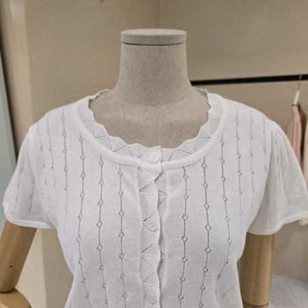 펀칭 라운드 크롭 니트가디건