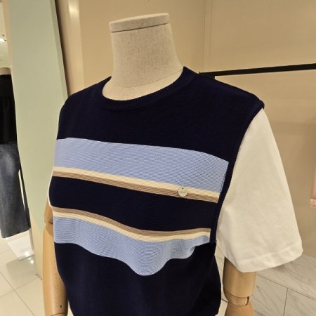 티소매 배색 라운드 니트