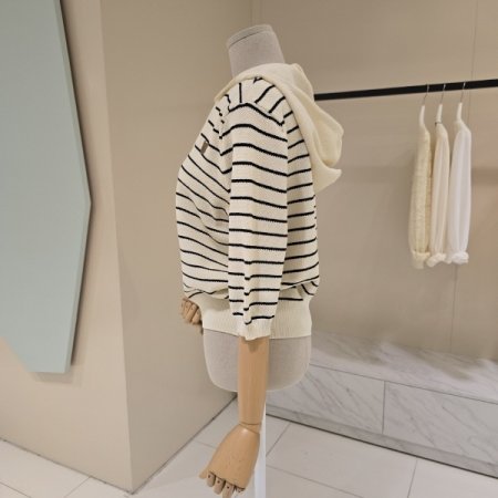 곰후드 스트라이프 니트