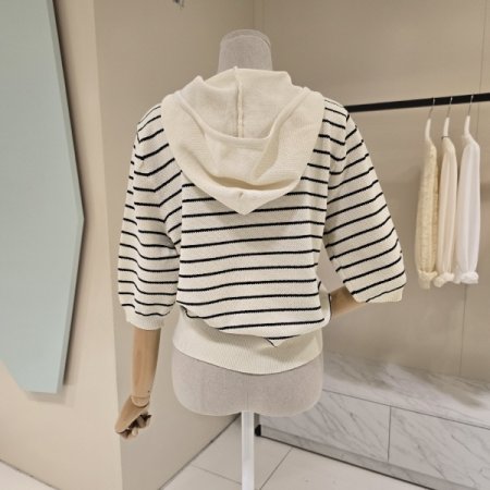 곰후드 스트라이프 니트