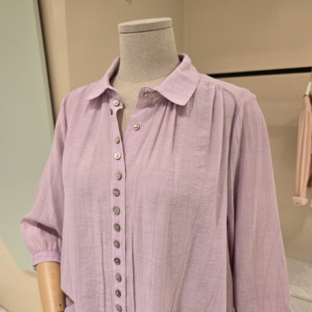 버튼 포인트 루즈핏 블라우스