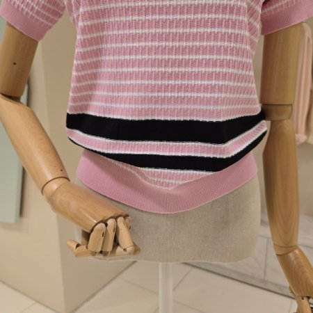 밑단 배색라인 라운드 니트