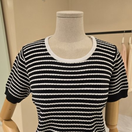 스트라이프 라운드 니트