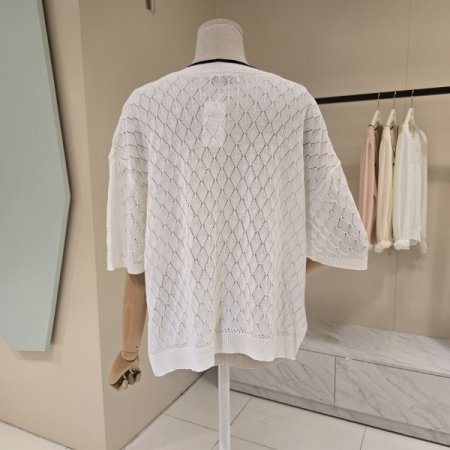 박시핏 펀칭 라운드 니트