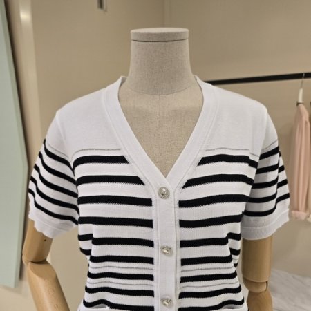 브이넥 단가라 니트가디건