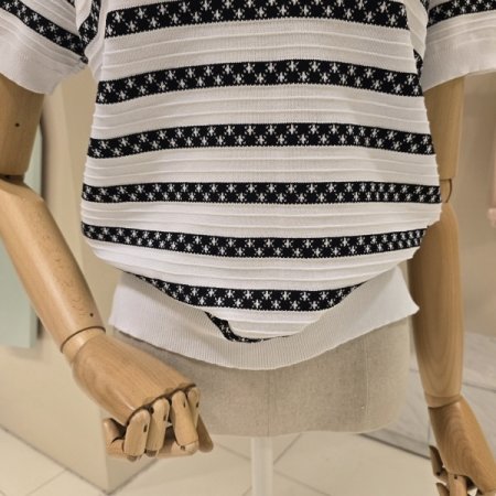 패턴 단가라 라운드 니트