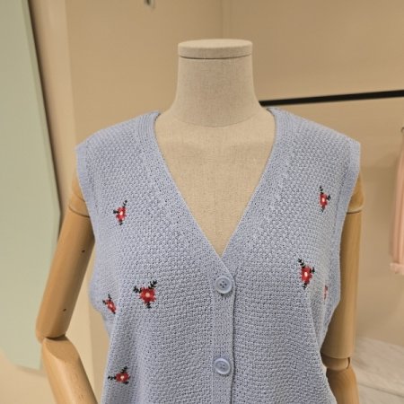 부클 꽃자수 브이넥 조끼