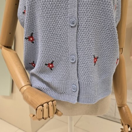 부클 꽃자수 브이넥 조끼