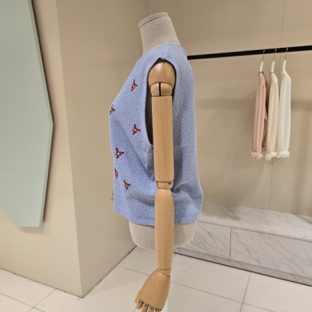 부클 꽃자수 브이넥 조끼