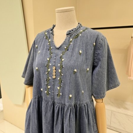 꽃자수 셔링 데님 원피스