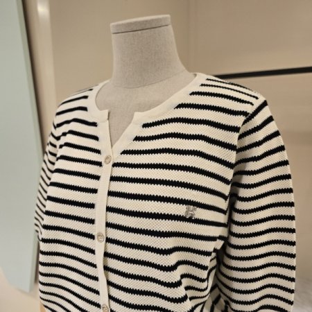 큐빅단추 단가라 니트