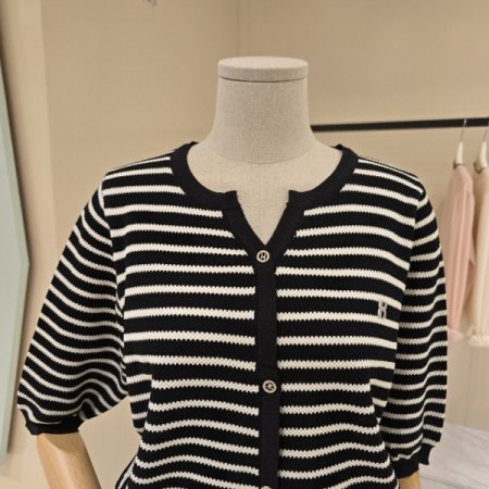 스트라이프 큐빅 포인트 니트