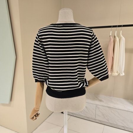 스트라이프 큐빅 포인트 니트