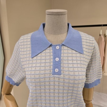 카라넥 물결 펀칭 니트