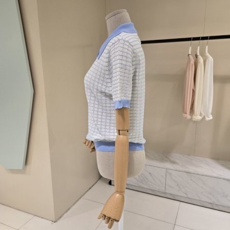 카라넥 물결 펀칭 니트