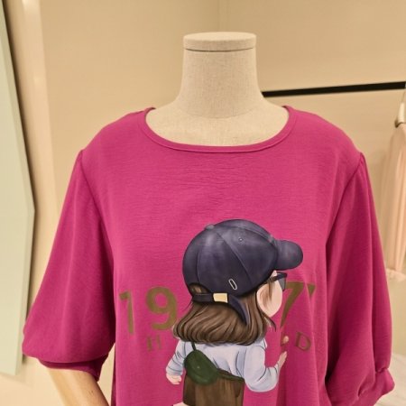 언발 뒷모습 라운드 티셔츠