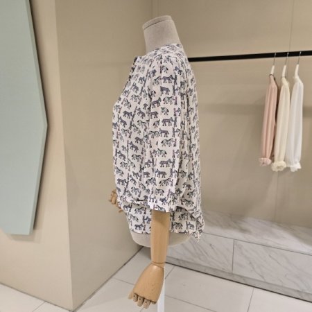 반오픈 프린트 라운드 블라우스