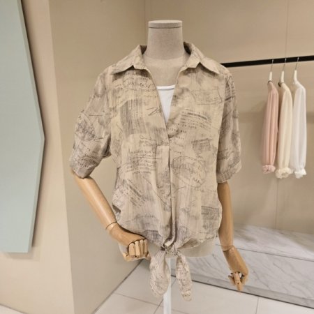 영문 프린트 티배색 카라블라우스