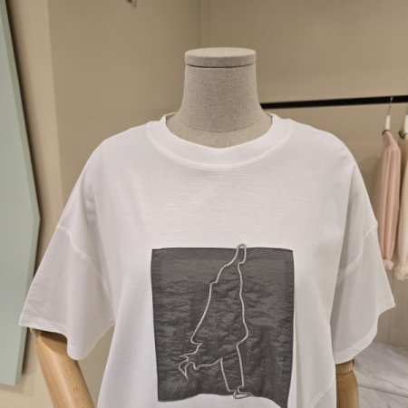 언발 휴먼 루즈핏 라운드티셔츠