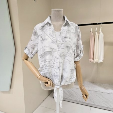 이너배색 영문 프린트 카라블라우스