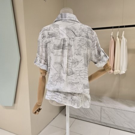 이너배색 영문 프린트 카라블라우스