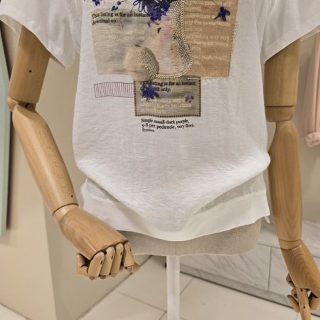 플라워 레터링 라운드 티셔츠