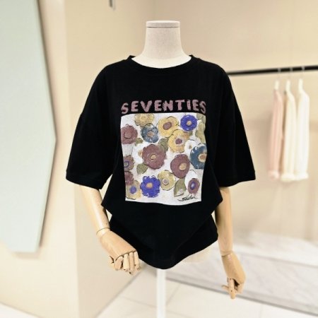 박시핏 플라워 레터링 라운드티셔츠