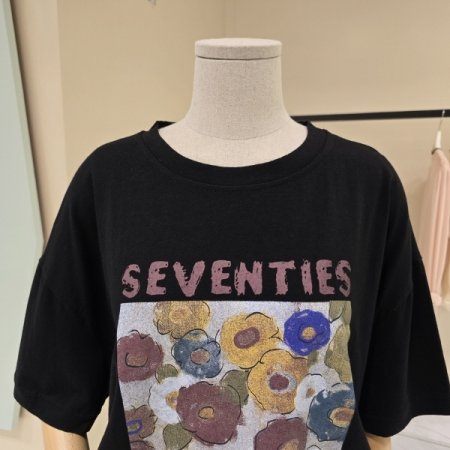 박시핏 플라워 레터링 라운드티셔츠