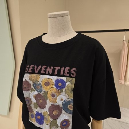 박시핏 플라워 레터링 라운드티셔츠