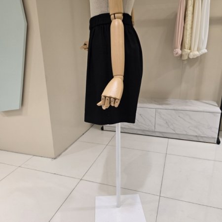 핀턱 디테일 밴딩 반바지