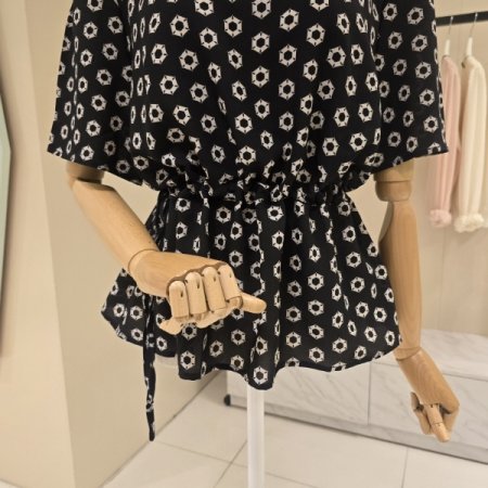 프린트 라운드 스트링 시폰블라우스