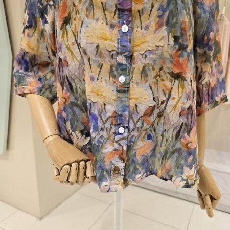 아크릴꽃 린넨 블라우스