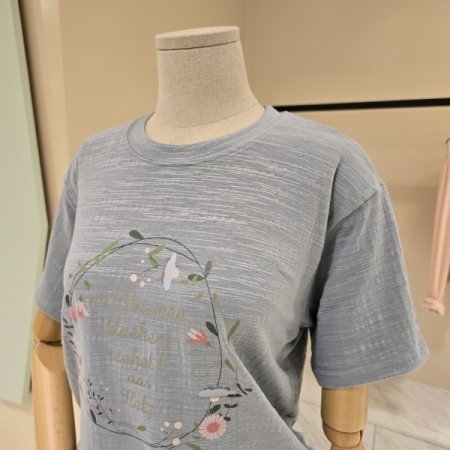 플라워 레터링 라운드 티셔츠