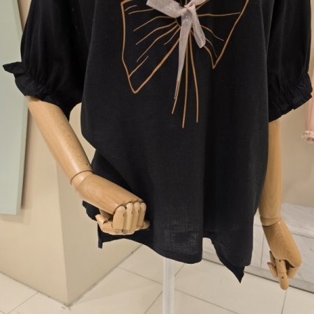 언발기장 로즈리본 라운드티셔츠