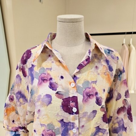 박시핏 퍼플 플라워 큐빅 블라우스