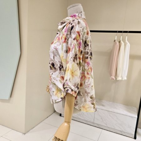 루즈핏 큐빅 플라워 블라우스