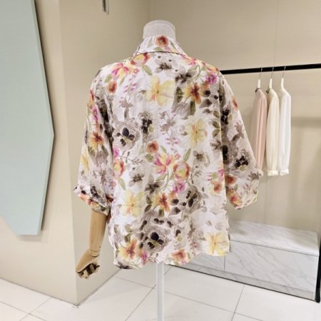 루즈핏 큐빅 플라워 블라우스