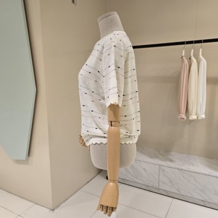 라운드 단가라 패턴 니트