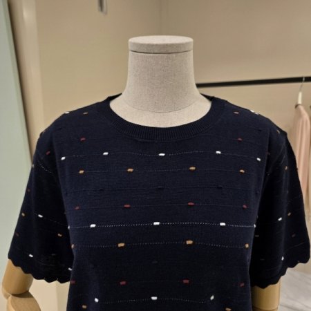 점박이 라운드 니트