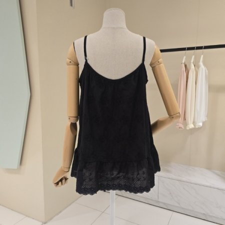 민소매 자수 포인트 티셔츠