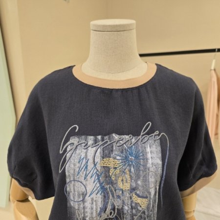 다트소매 라인배색 라운드티셔츠