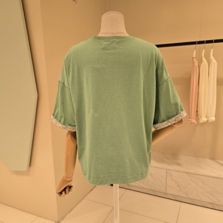 라운드 꽃잎패치 레터링 티셔츠