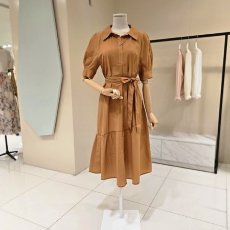 볼륨소매 벨티드 카라 원피스