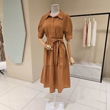 볼륨소매 벨티드 카라 원피스