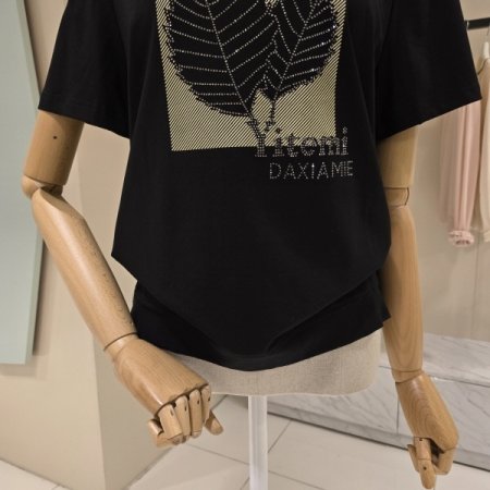 두잎 비즈 디테일 라운드티셔츠