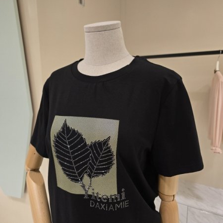 두잎 비즈 디테일 라운드티셔츠