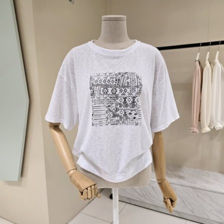 그래픽 라운드 티셔츠