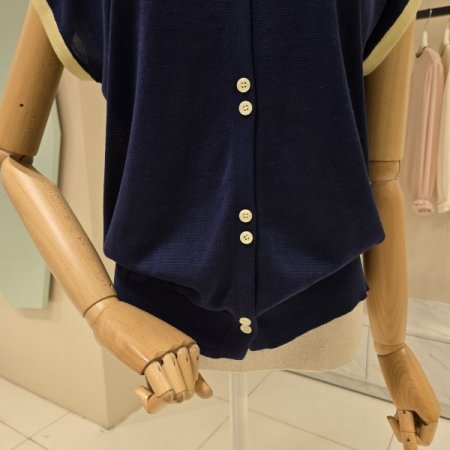 캡소매 카라배색 니트가디건